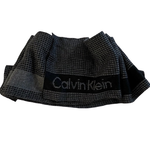 Calvin Klein Other - Calvin Klein Muffler Scarf